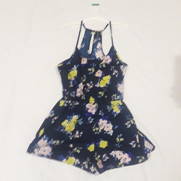 Rompers - Picture 5 of 5